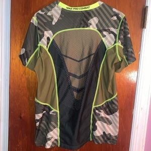 Nike Pro Combat Fitted Hypercool Top